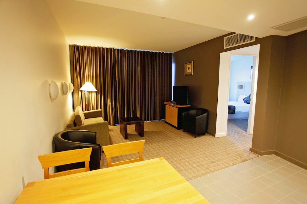 Golden Pebble Hotel 49/71