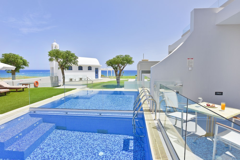 Pernera Beach Hotel 50/72
