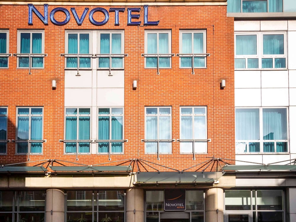 NOVOTEL READING CENTRE 4/80