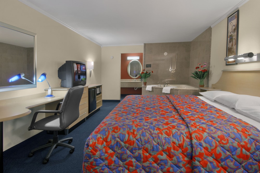 Motel6 Gatlinburg, TN - Smoky Mountains 8/40