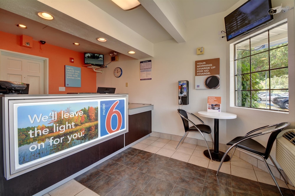 Motel6 Wethersfield, CT - Hartford 9/66