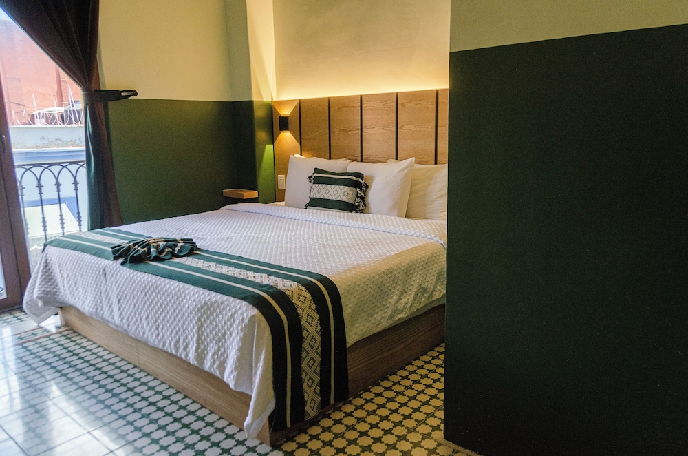 Premier, King Bed