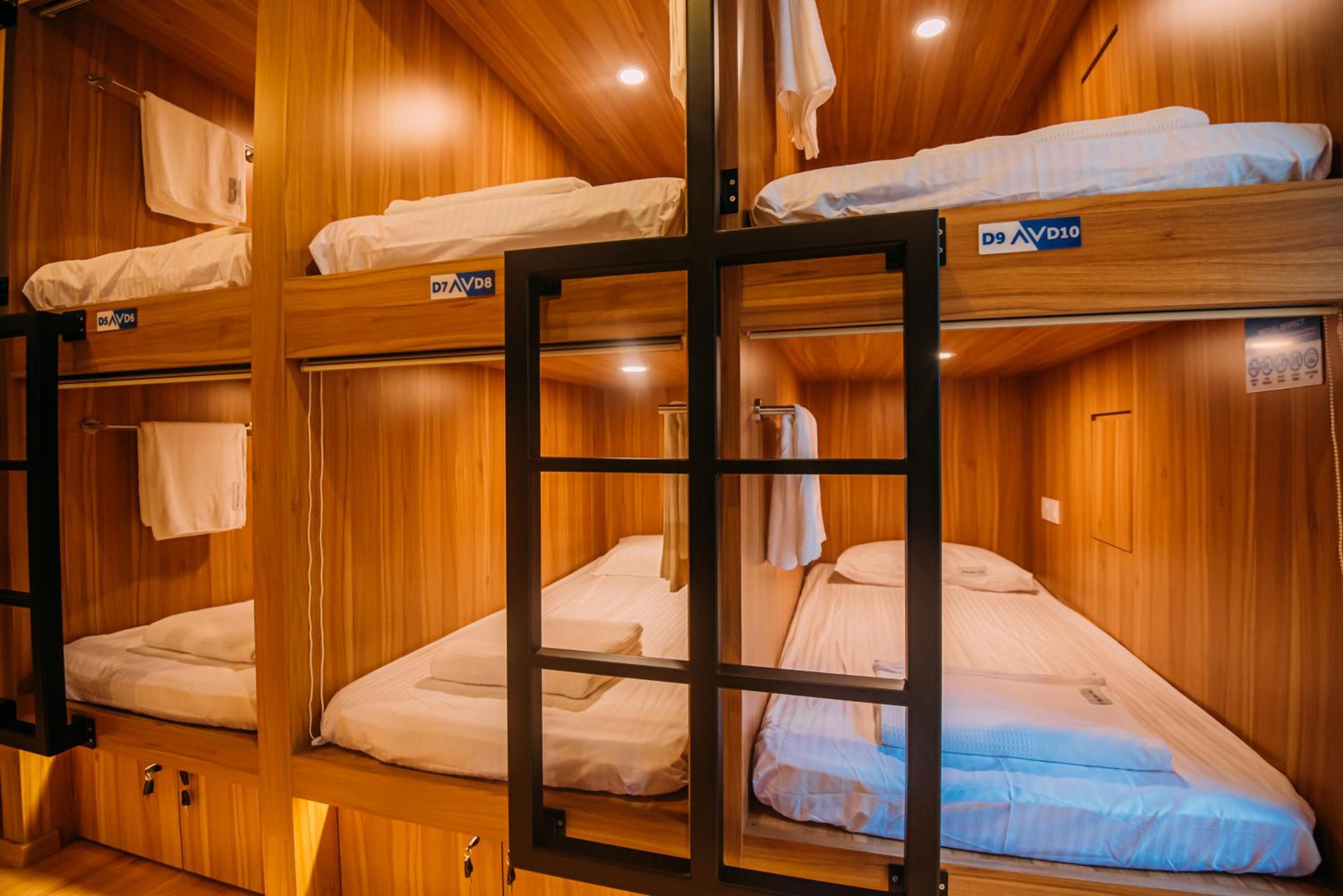 Female Dorm, Pod, Standard, Single
