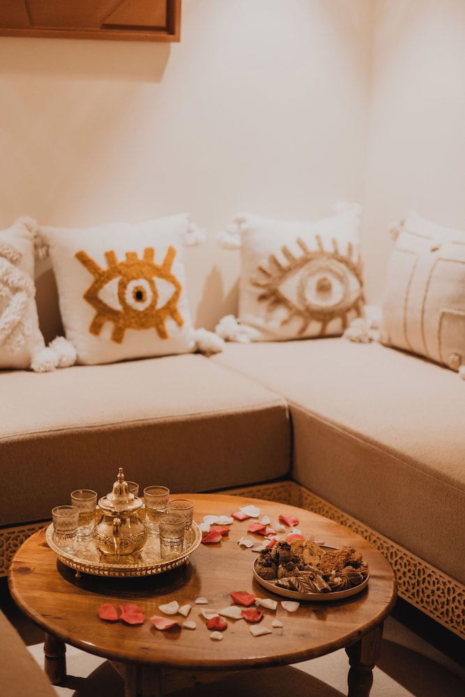 Amani Hotel Suites & Spa 78/85