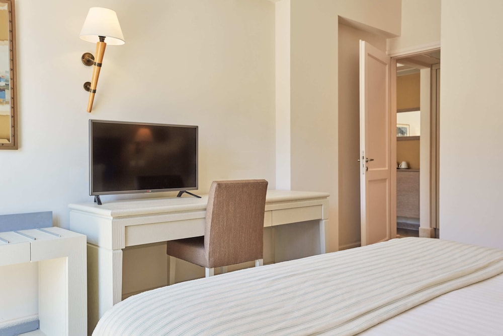 GRAND BAY BEACH RESORT KOLYMBARI 61/72
