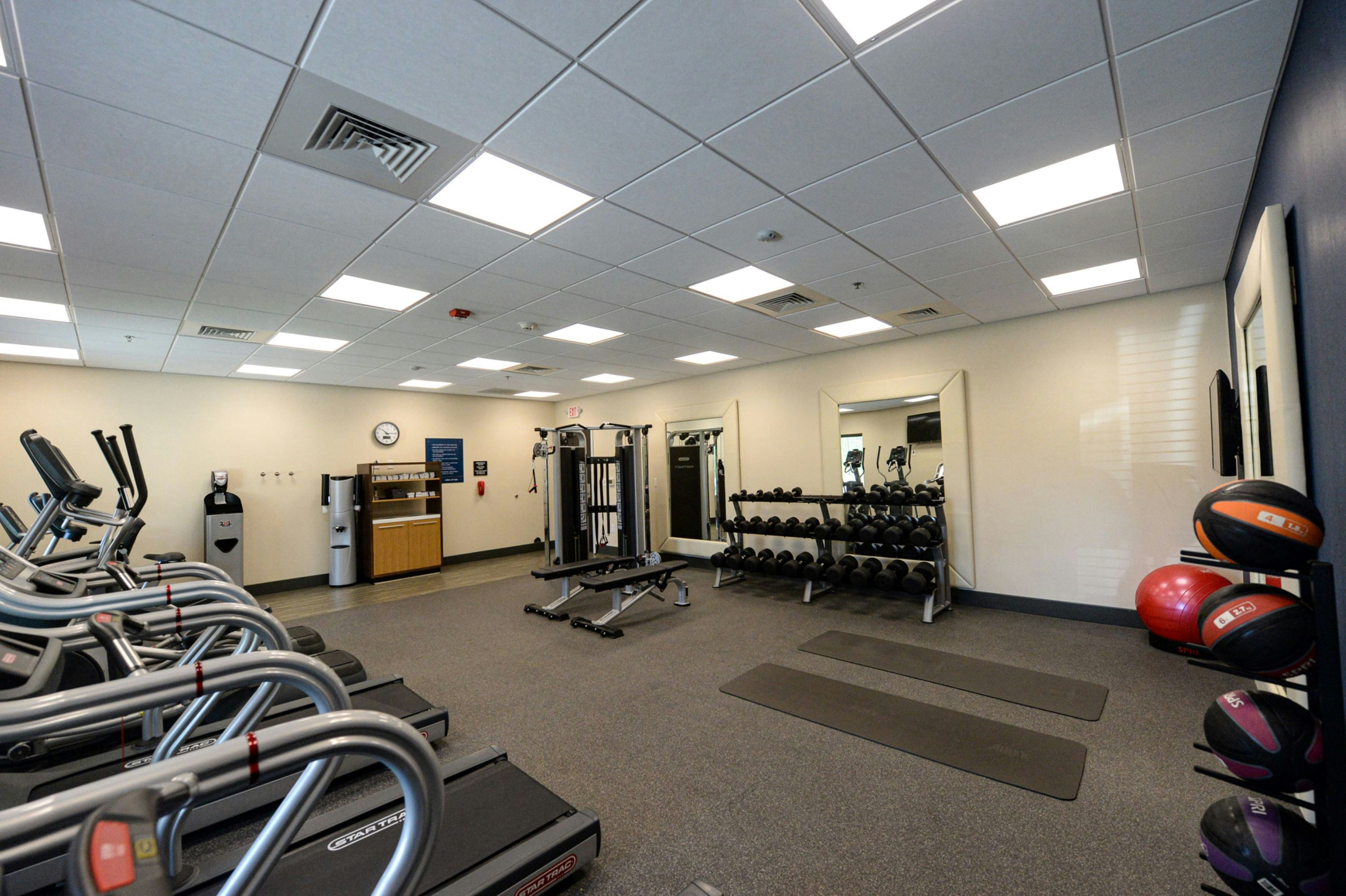 Hampton Inn Suites Lenoir Nc 55/76