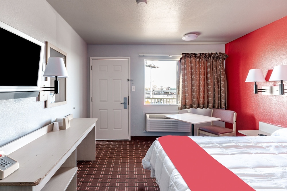 OYO Hotel Houston Southwest I-69 30/48