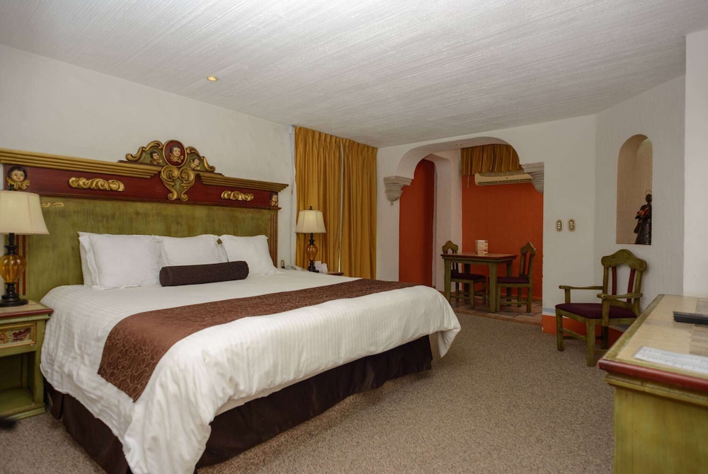 Howard Johnson by Wyndham Morelia Calle Real 19/63