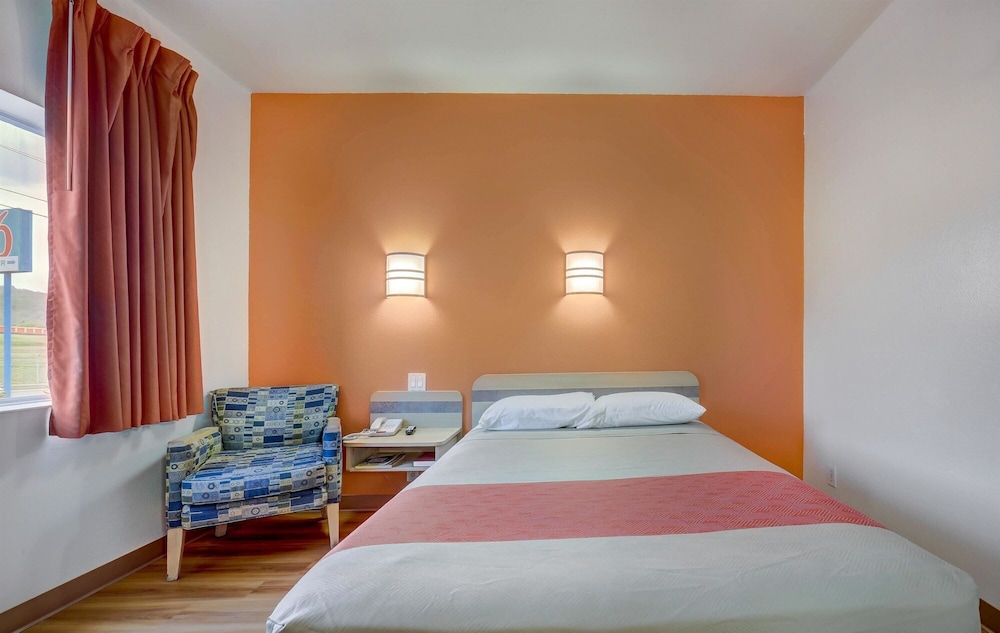 Motel6 Roseburg, OR - I-5 18/44