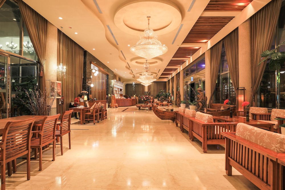 Yentai Hotel 26/41