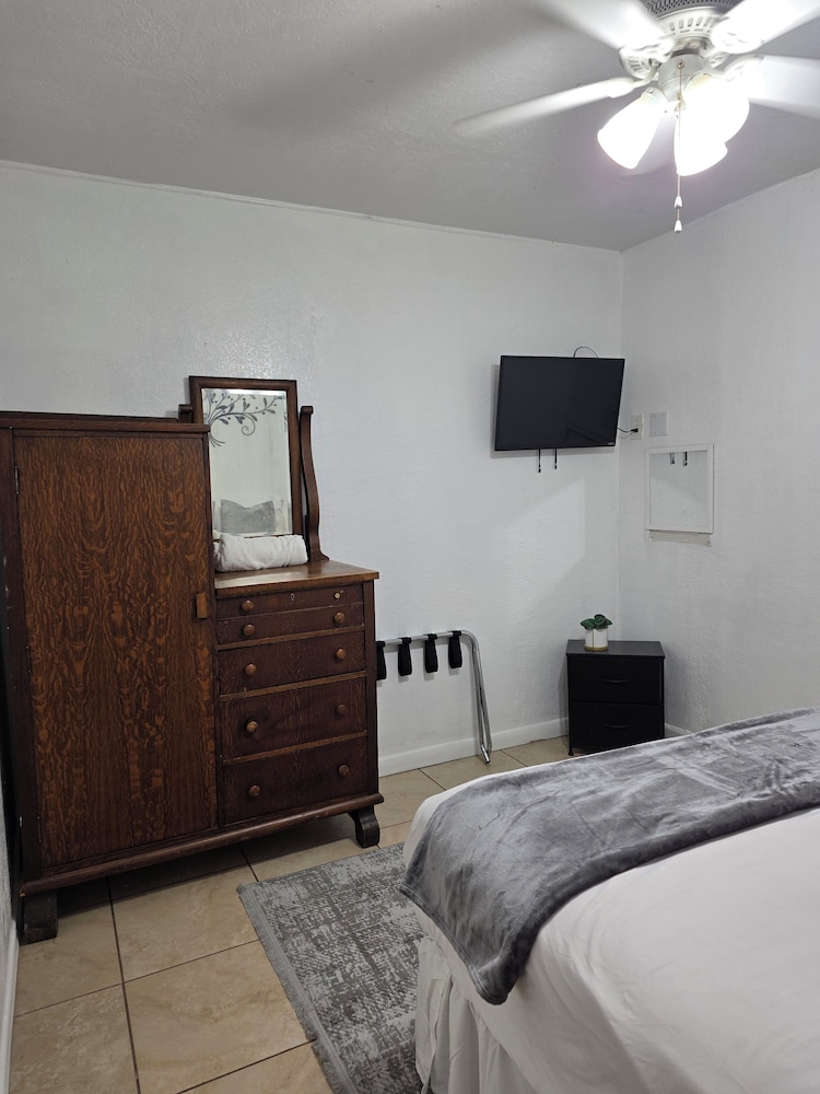 SEMI PRIVATE, DOUBLE BED