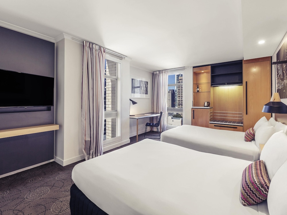 Mercure Brisbane King George Square 28/73