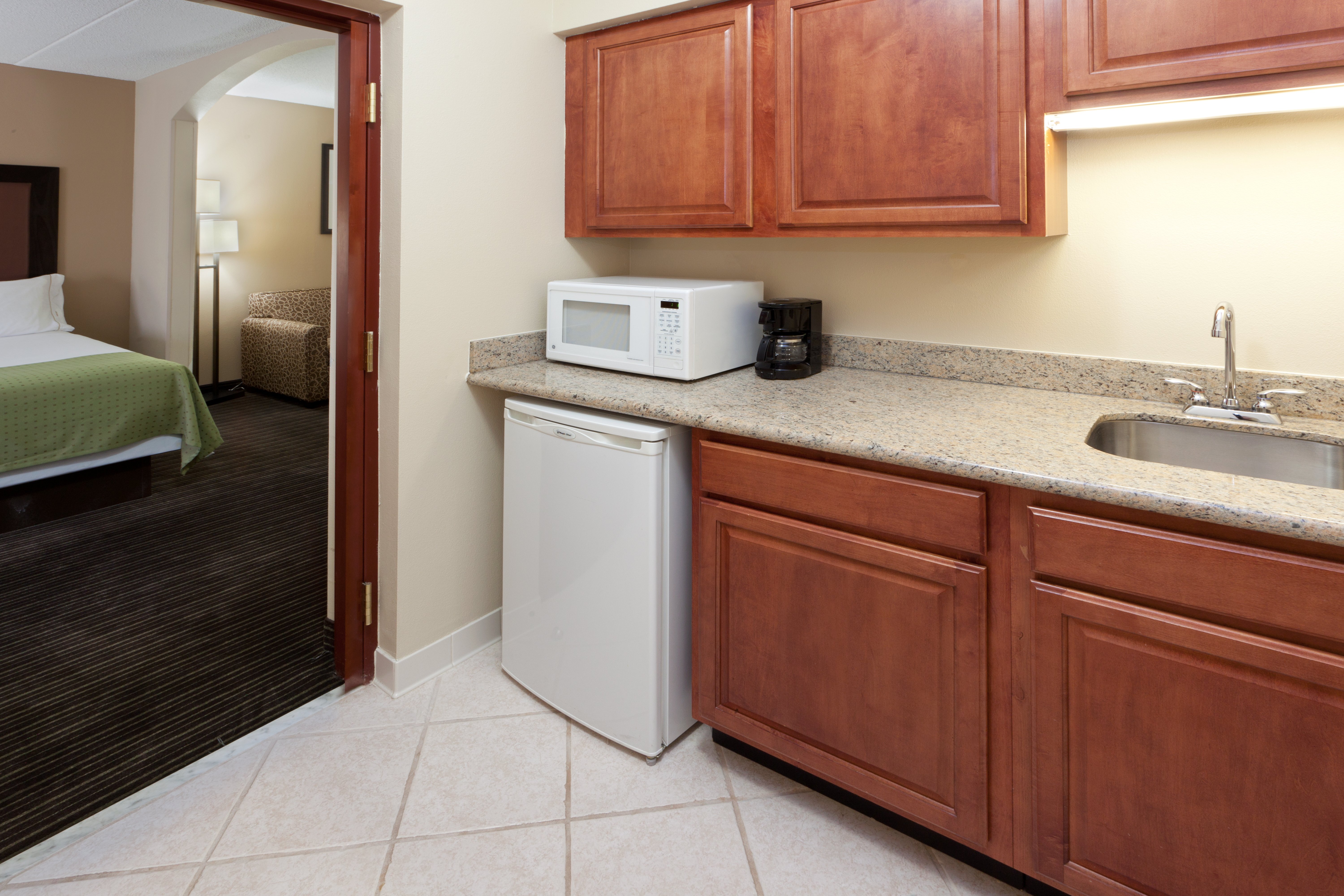 Holiday Inn Express Hotel And Suites Charleston Southridge 47/50