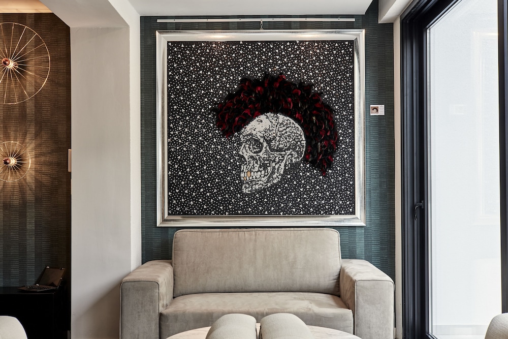 AZUR HOTEL 4/50
