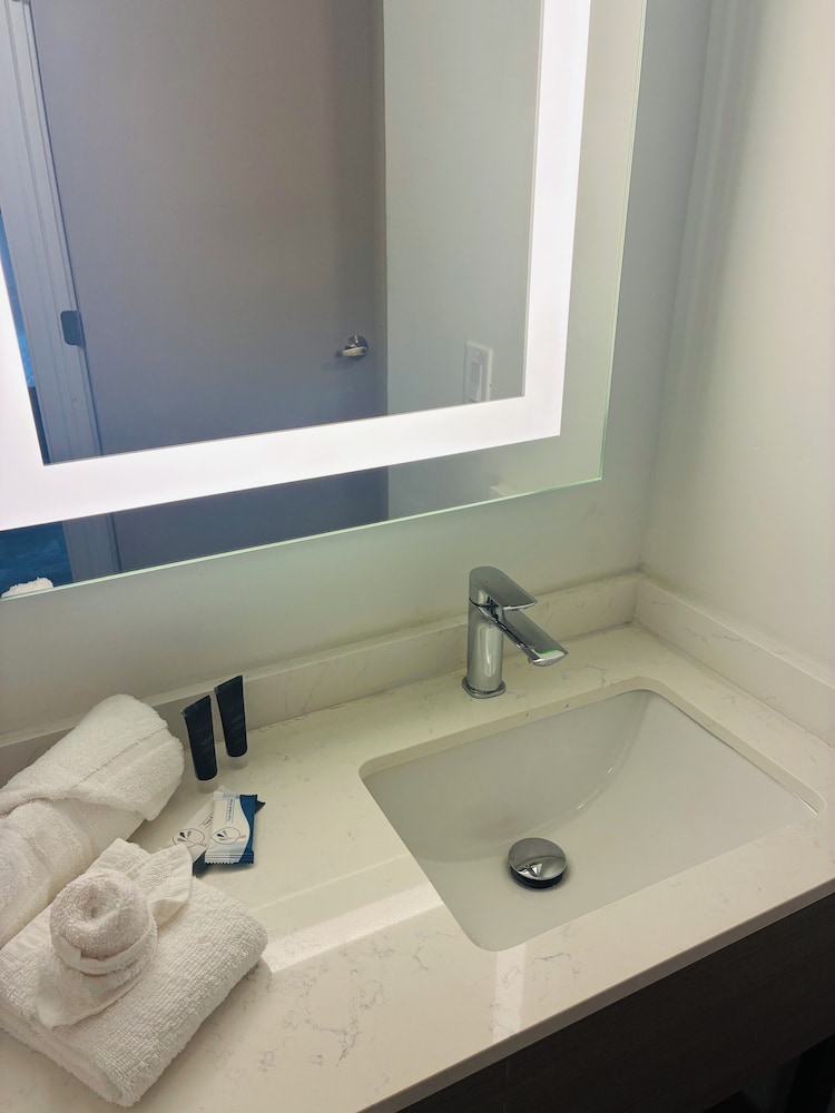 Nova Inn Resort 53/54