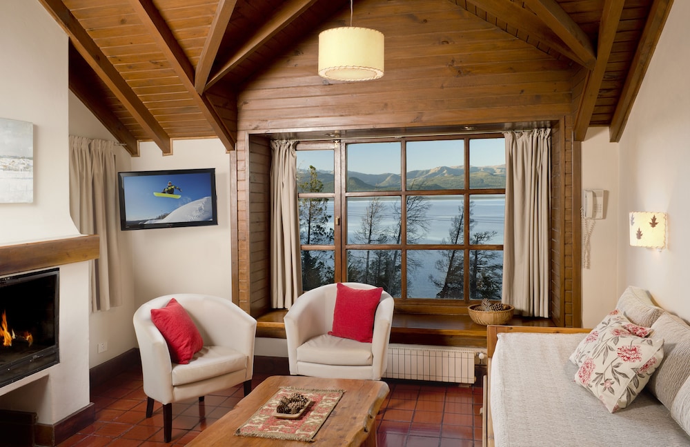 PAILAHUE LODGE & CABANAS 48/80