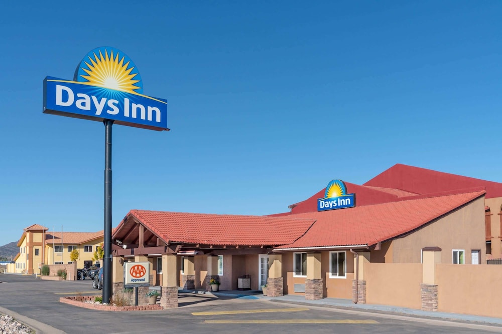 Days Inn by Wyndham Grants 2/22