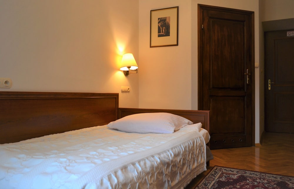 APARTHOTEL BASZTOWA 15/60