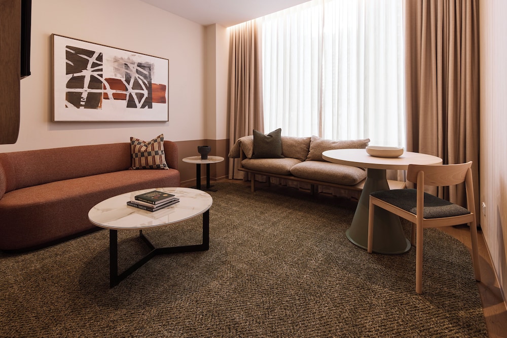 Rydges Melbourne 27/50
