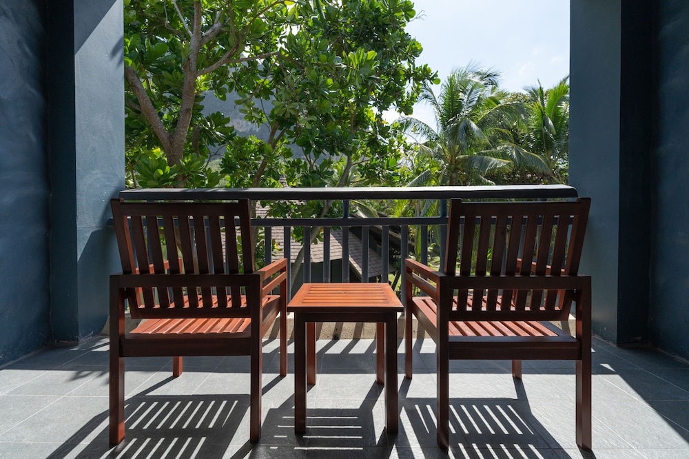 Peace Laguna Resort and Spa 33/50