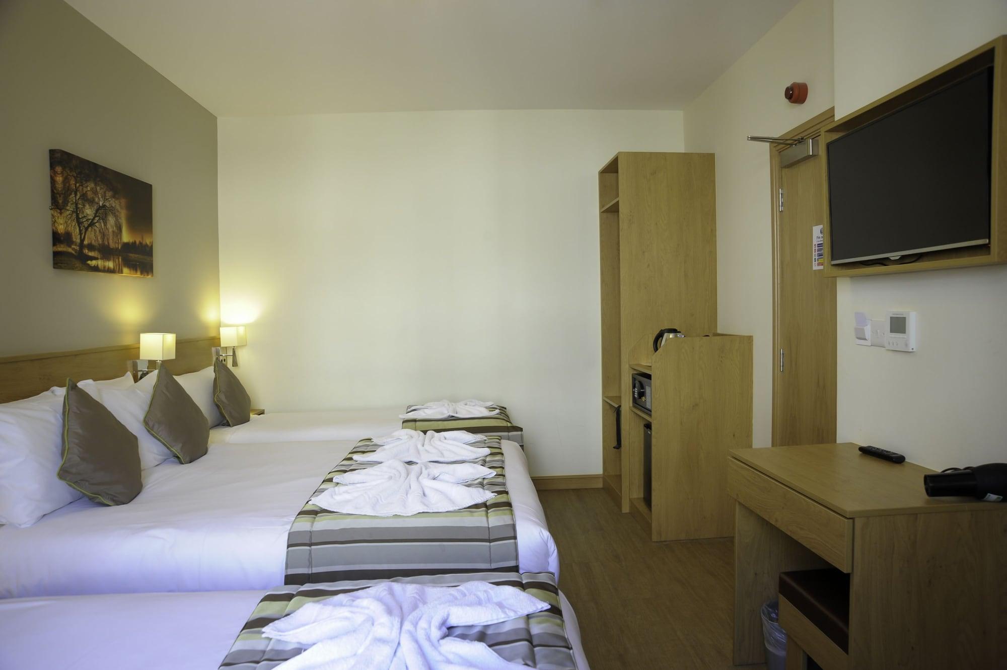 Family, Multiple Beds