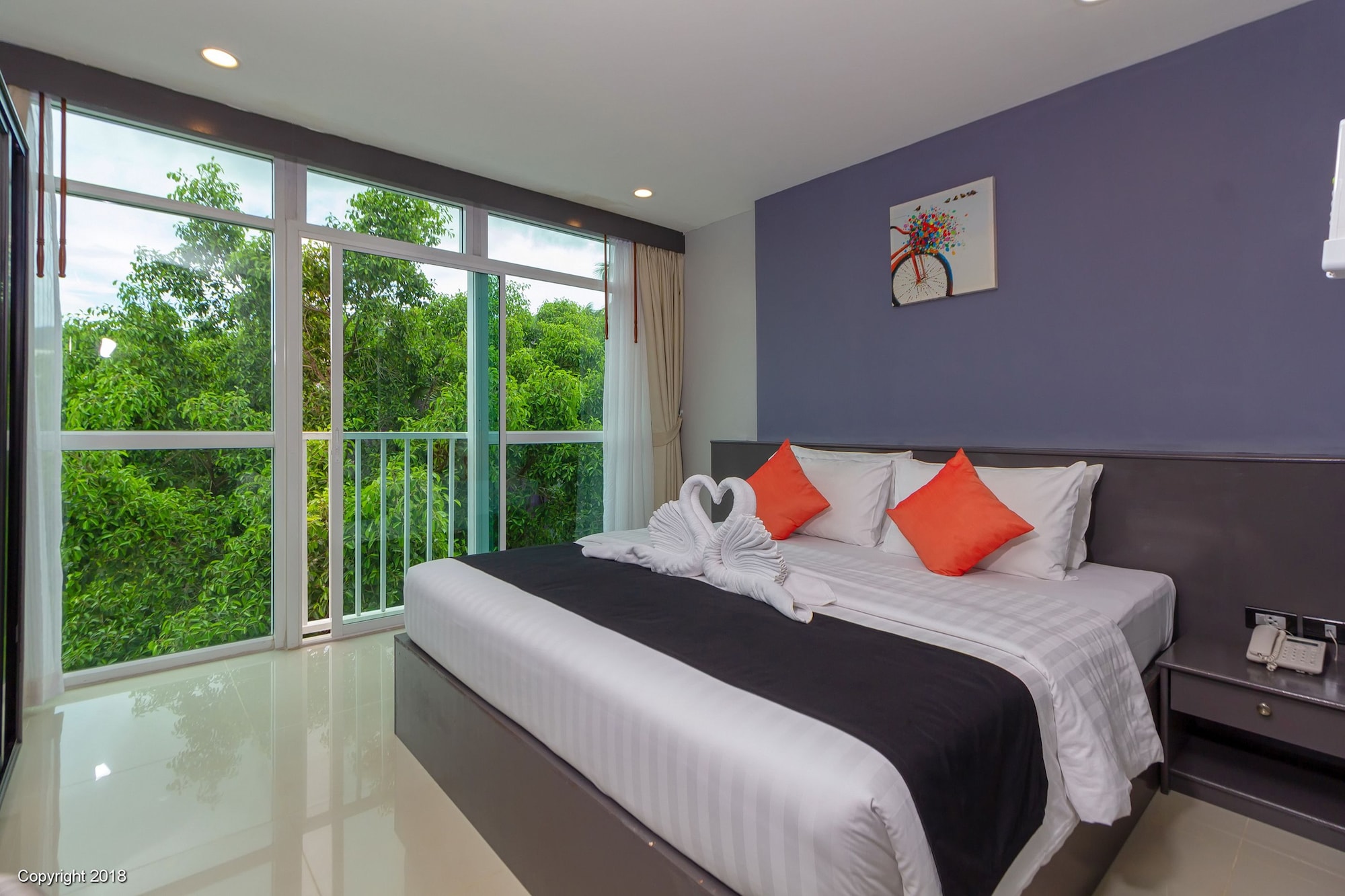 SUPERIOR, DOUBLE OR TWIN BED