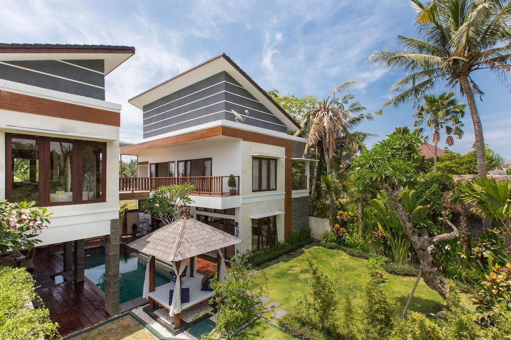 Villa Club Corner Residence by Nagisa Bali 29/34