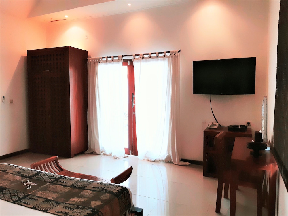 The Beach House Resort 25/70
