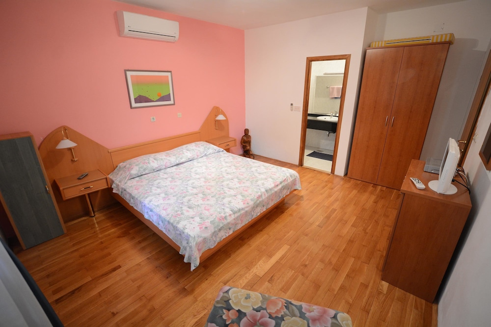Villa Ratac 19/63