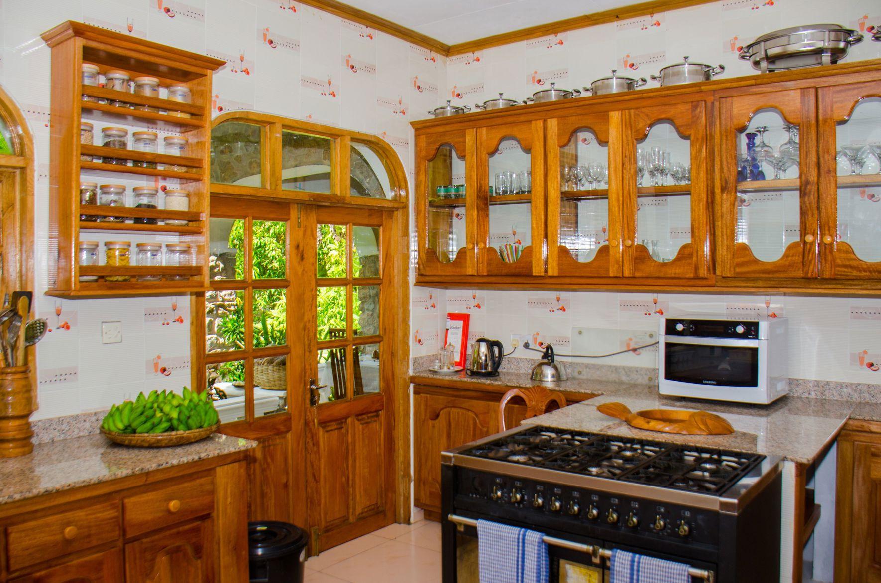 Villa Rafia Guesthouse 4/40