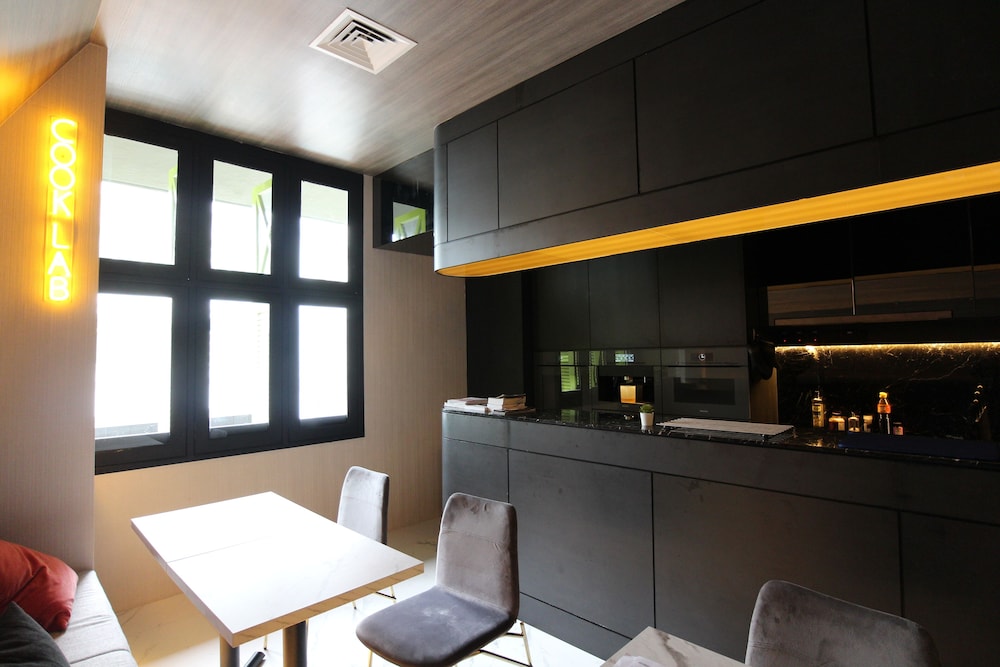 ST Signature Tanjong Pagar 49/50