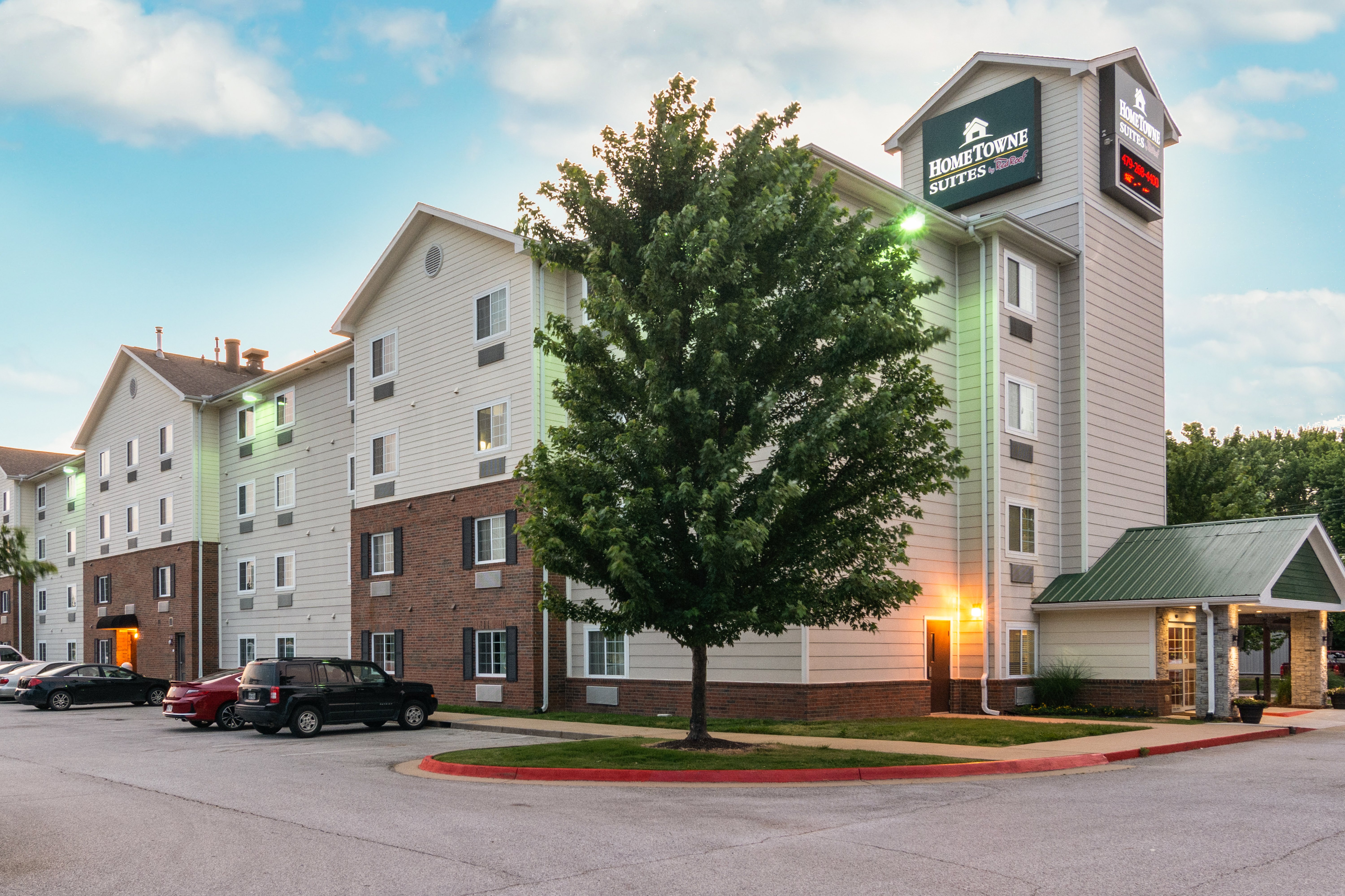HomeTowne Studios & Suites Bentonville 12/14