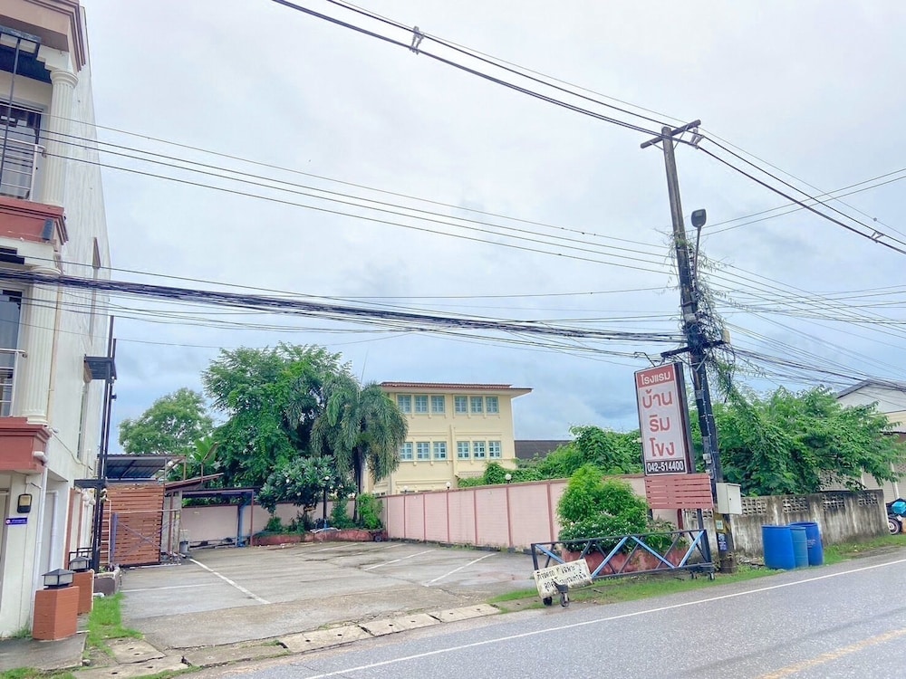 Baan Rim Khong Hotel 28/33