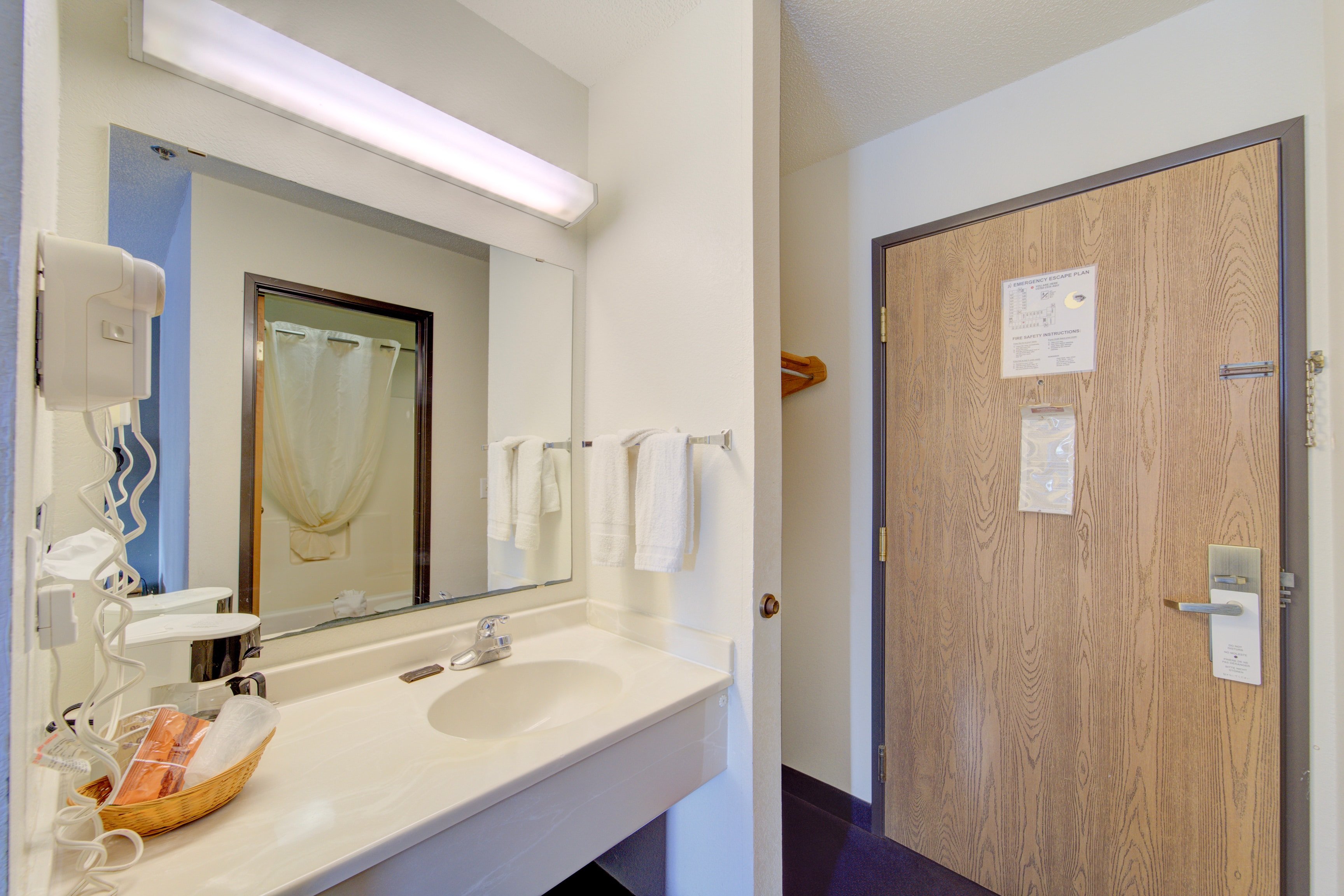Capital O Amerihost Inn and Suites Fulton Hwy 54 MO 55/63