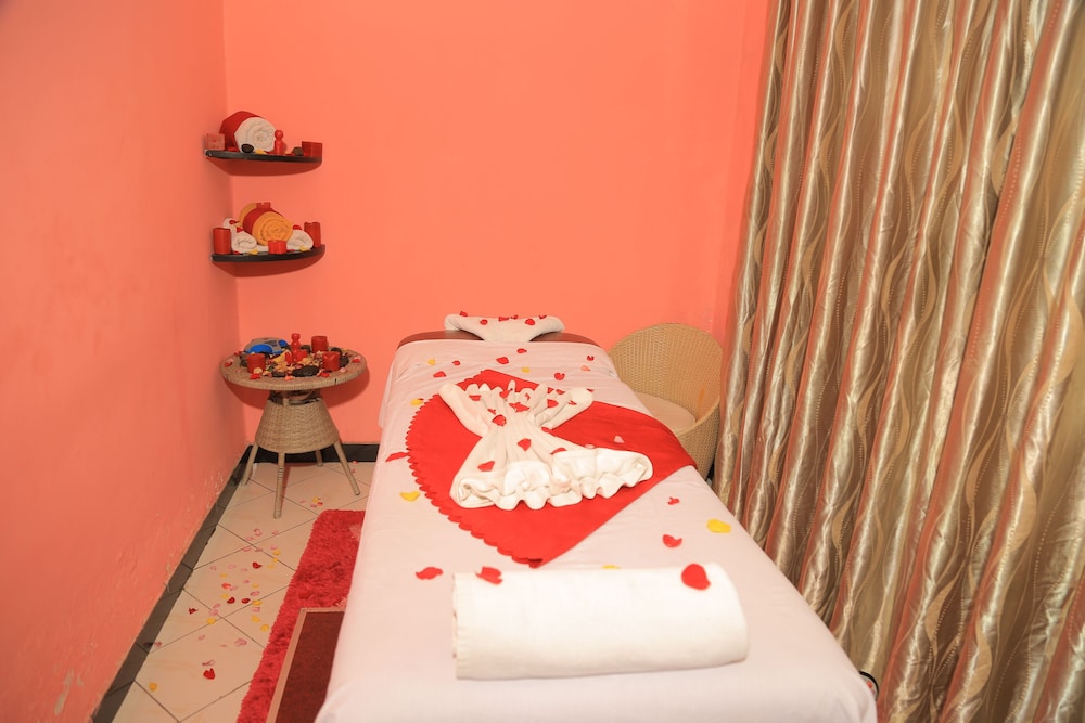 Sarem International Hotel 20/50