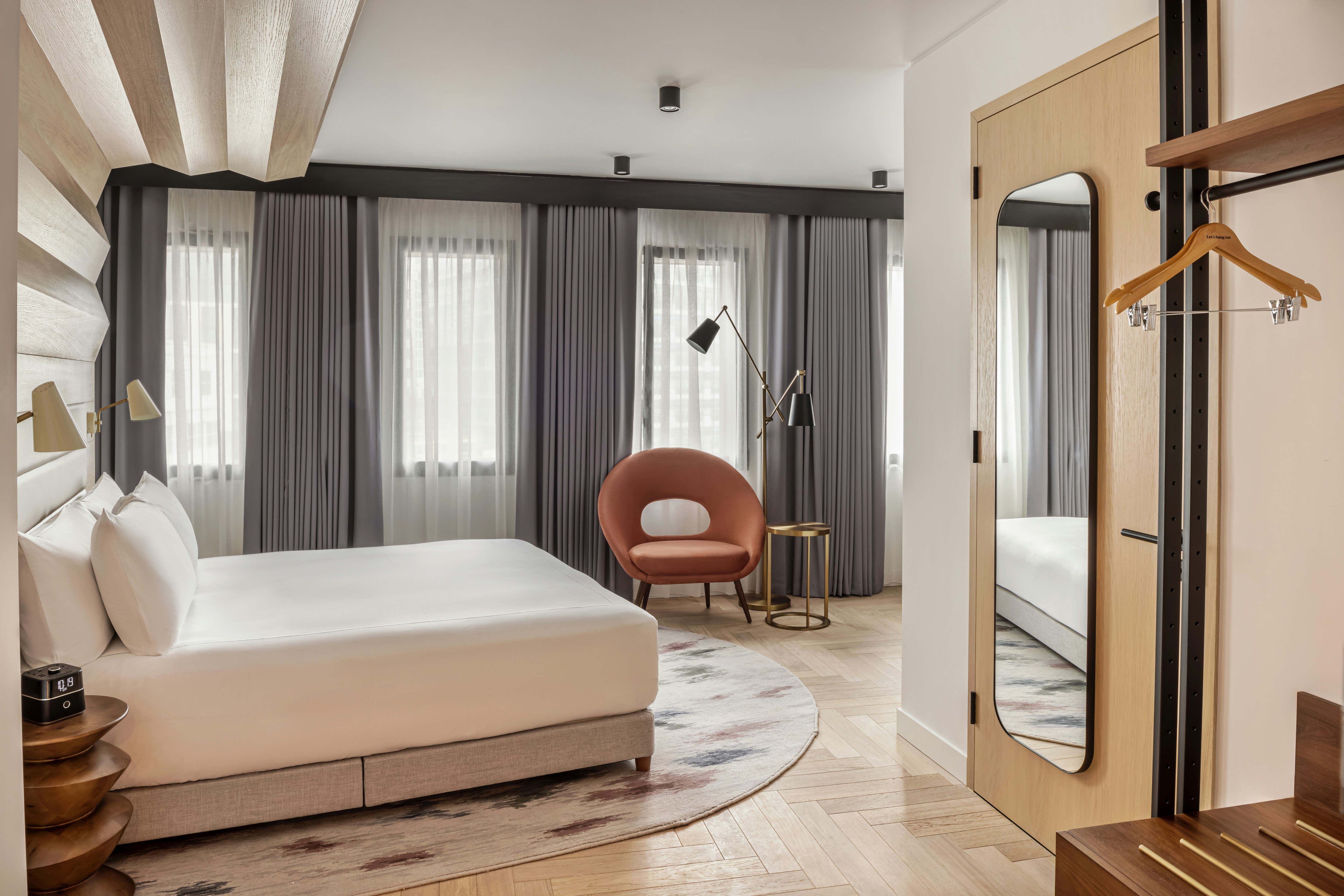 ROOM, KING BED, ACCESSIBLE