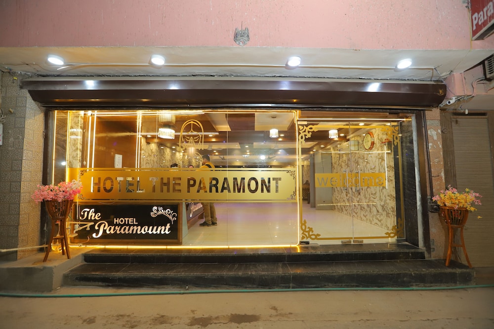 Hotel The Paramont Delhi 2/50