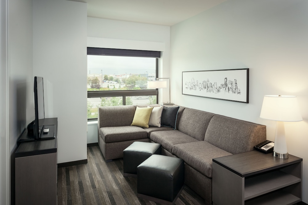 Hyatt House Anchorage 38/62