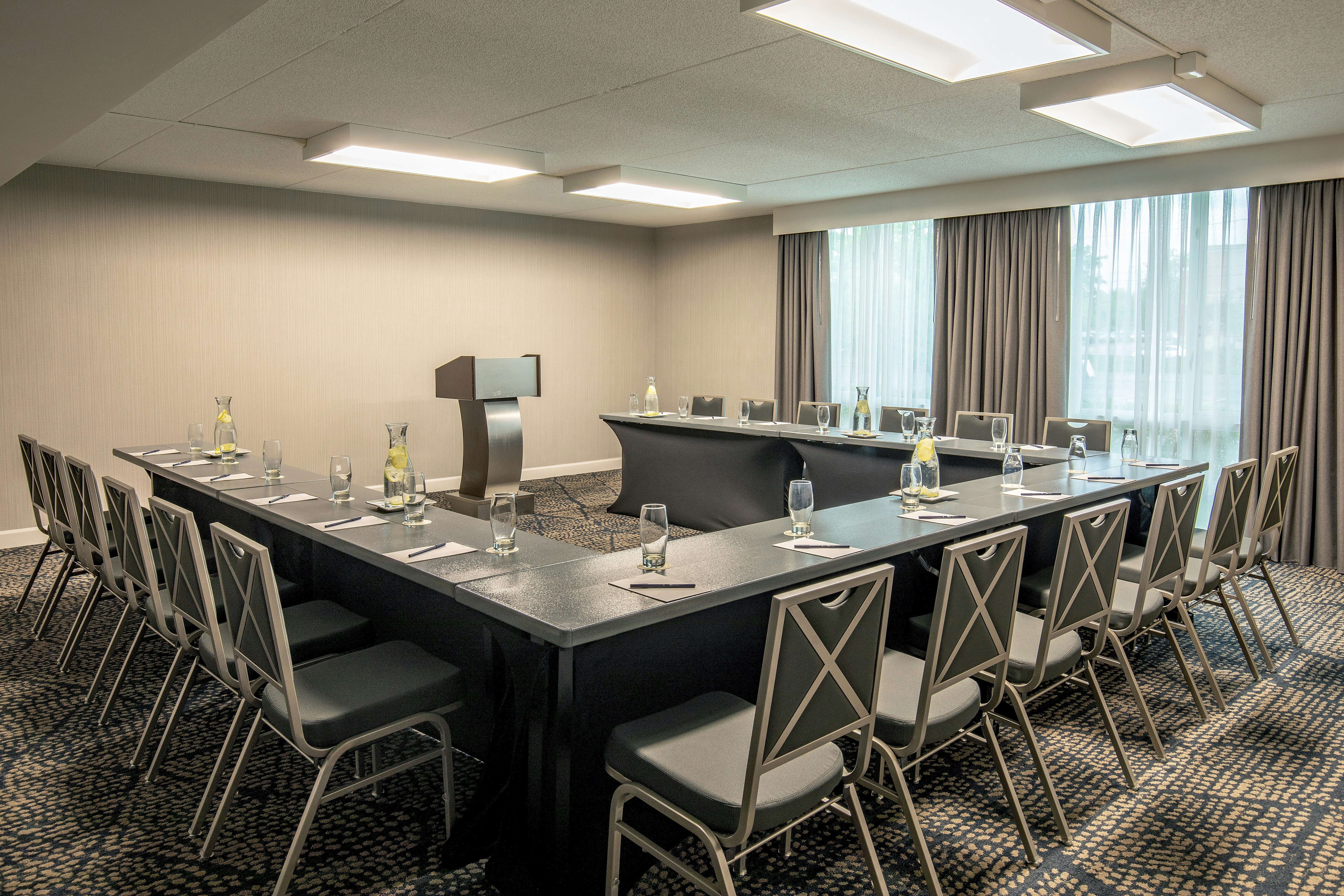 DoubleTree by Hilton Chicago - North Shore Conference Center 40/49