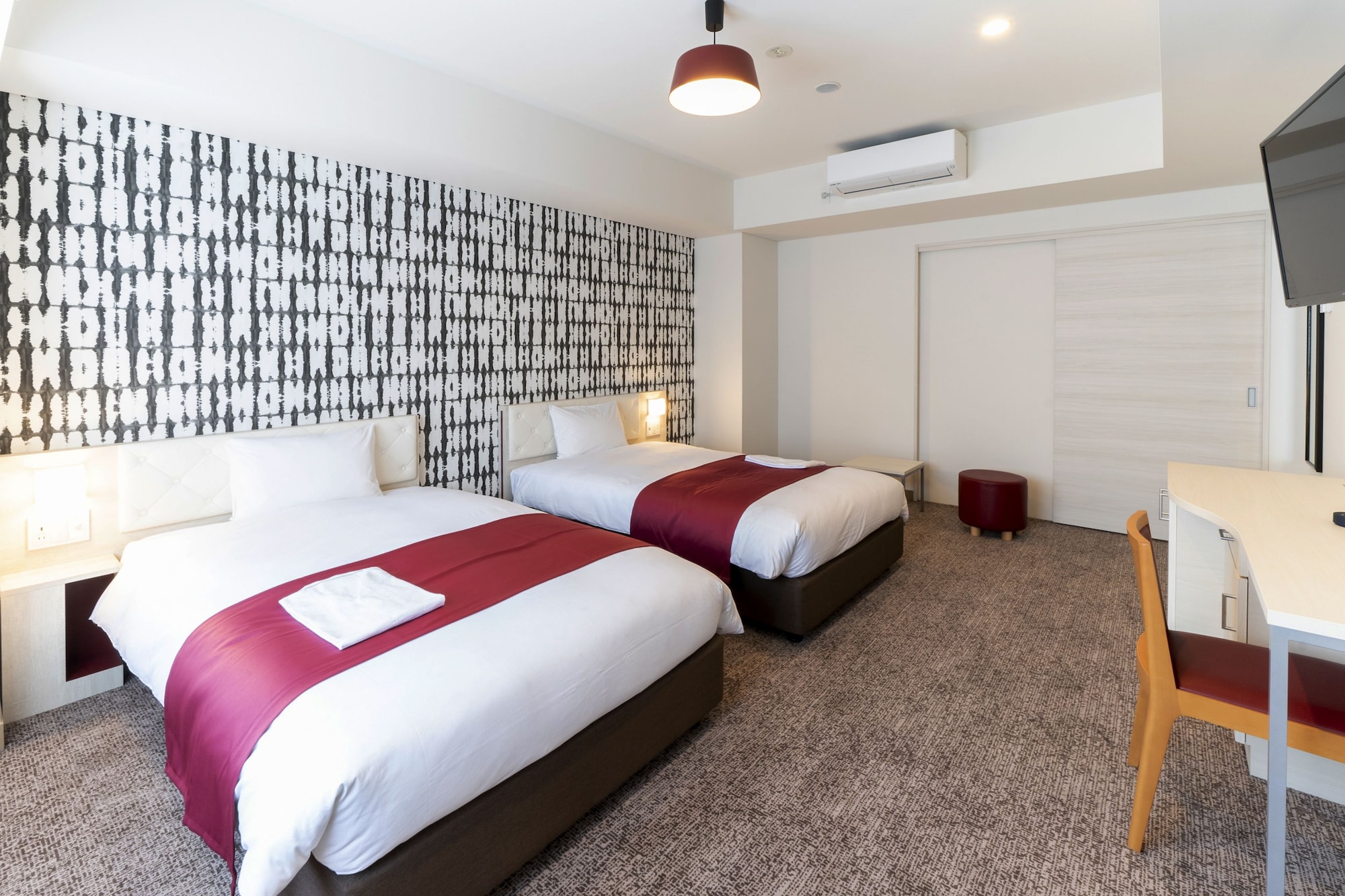 SUPERIOR, TWIN BEDS