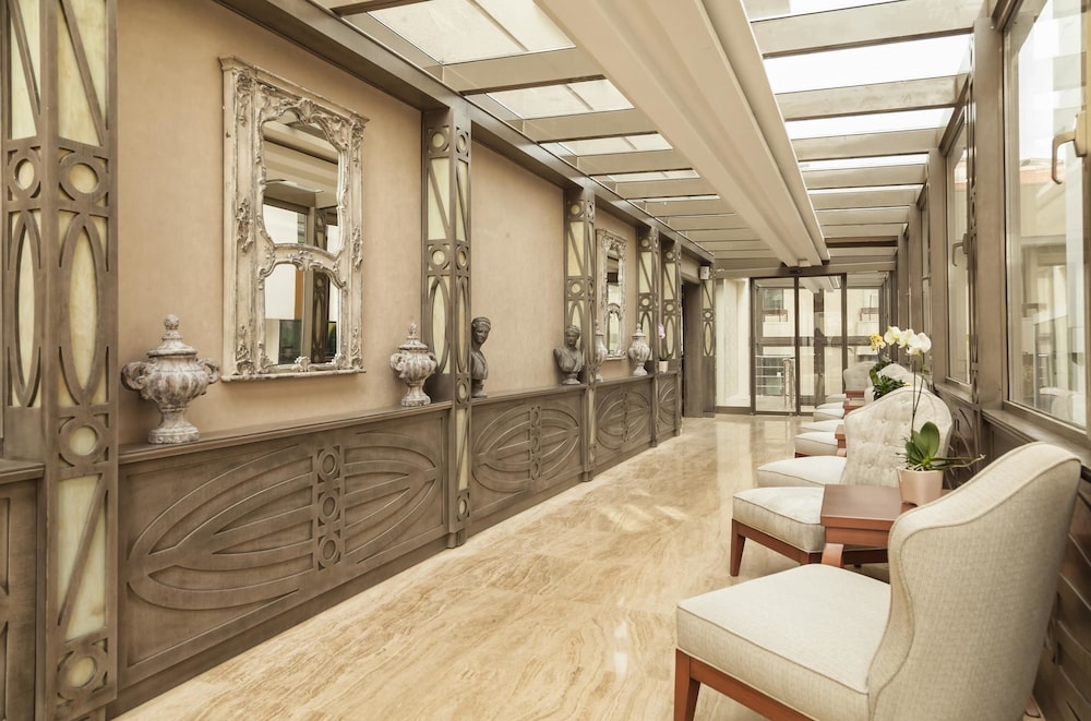 Cadence Design Hotel 17/22