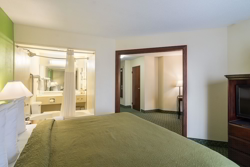 Quality Inn & Suites Harvey - Chicago Southland 9/34