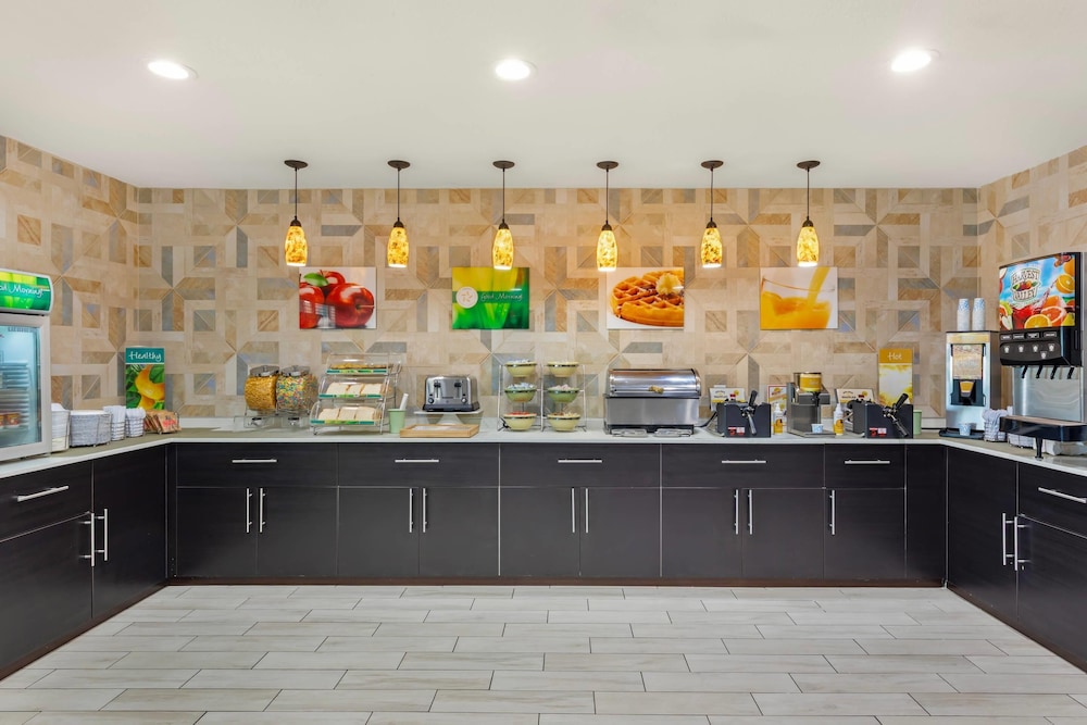 QUALITY INN AND SUITES PLANO EAST RICHARDSON 9/62