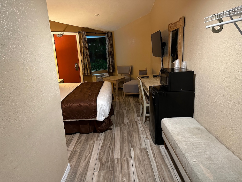 A-1 Budget Motel 27/38