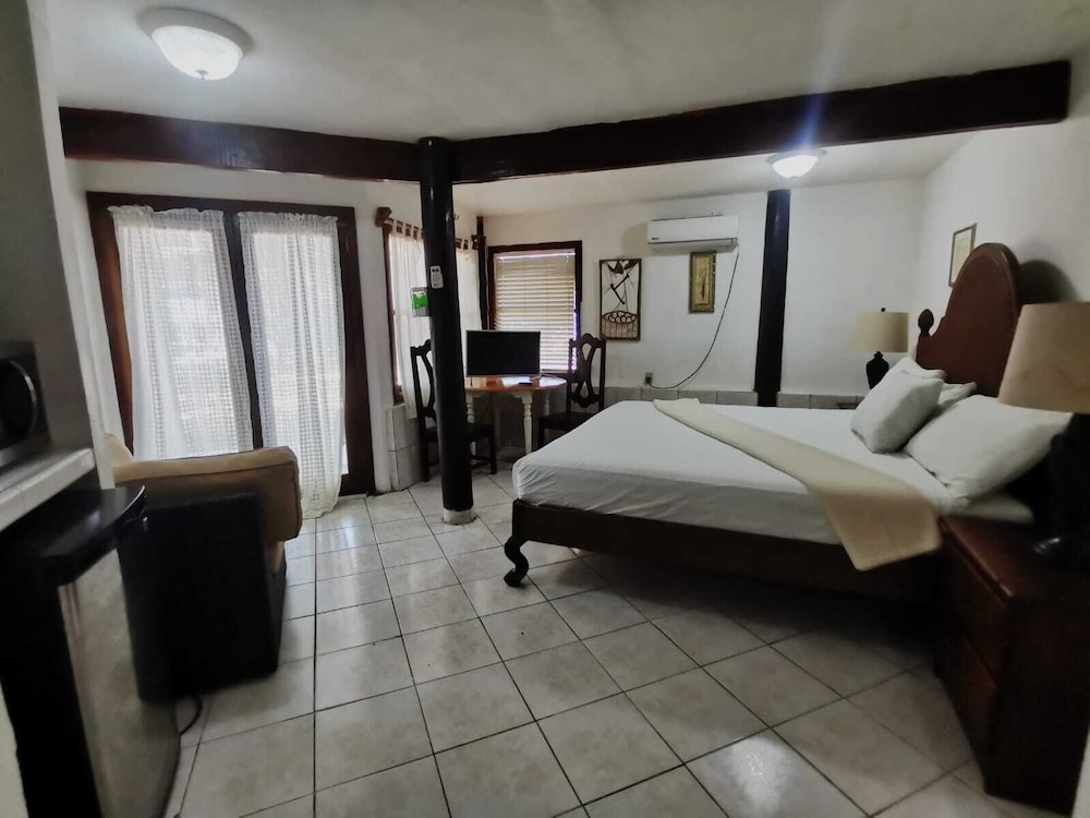 3 BEDROOMS, BUNGALOW, BEACH FRONT
