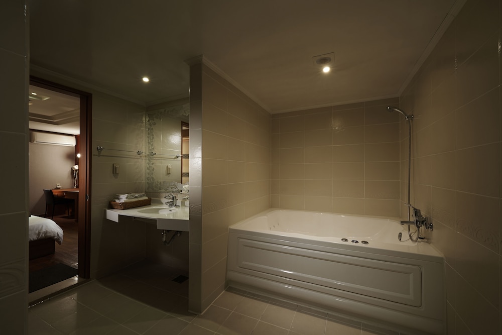 BENIKEA Gangnam Noblesse Hotel 18/25