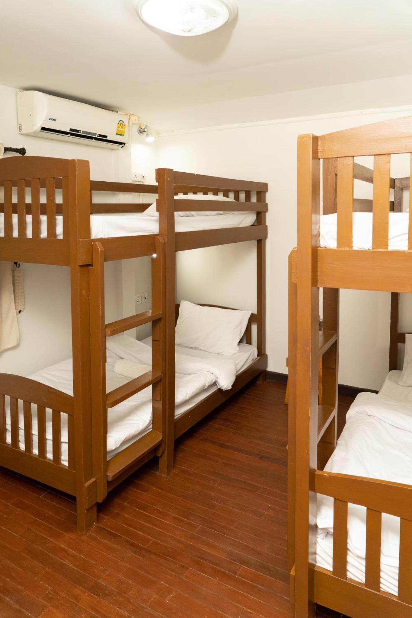 Female Dorm, Female Only، Past Tense Hostel 2/2