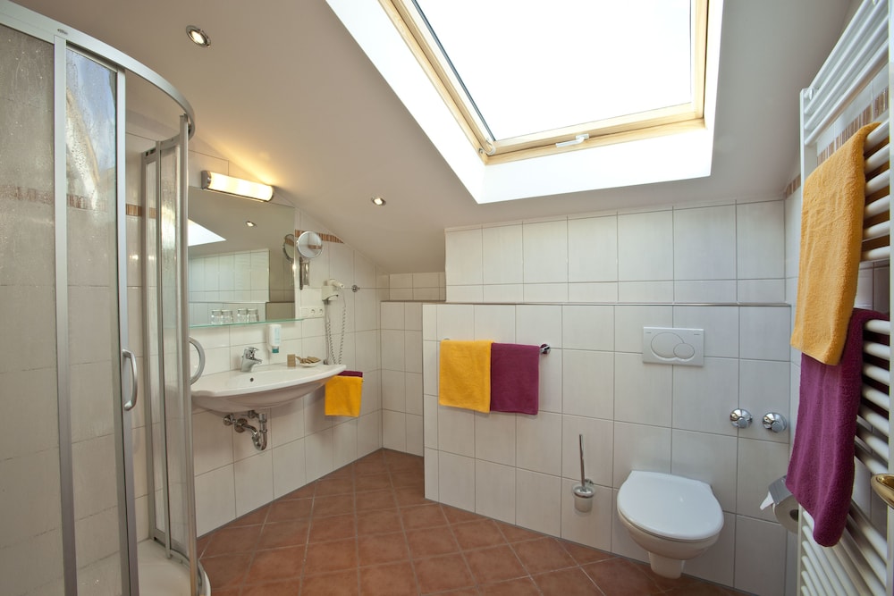 PARKHOTEL SONNENHOF 32/33