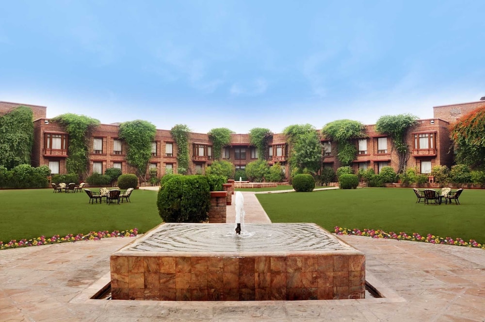 Serena Hotel Faisalabad 68/71