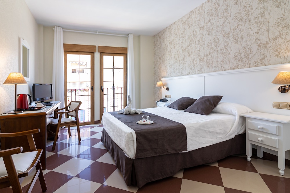 Hotel Avenida Tropical By Bossh 24/50
